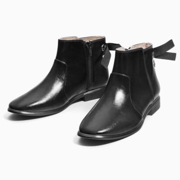 ZARA Monochrome ankle boots Back bow detail. - Picture 4 of 8